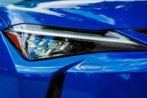 Lexus UX200 2019 года  (MY)